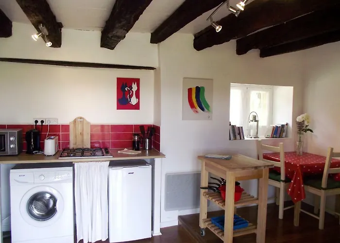 펜션 Private Pool With Stunning Views Of The Chateau!! Old Barn Rouffignac Saint-Cernin